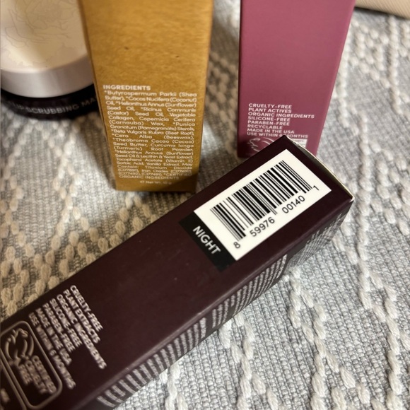 FitGlow Lip Serum Collection. Jam,Deep and Night w/ 3 in 1 Lip Mask and Tool. - Picture 6 of 11